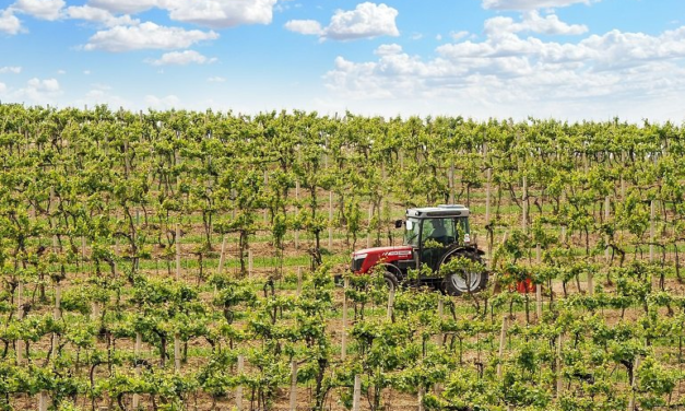 How do farmers select the right tractor size for their farm?